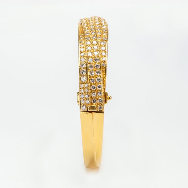 Fine Jewels of Harrogate Modern French 18 Carat Gold and 3.75 Carat Diamond Bangle