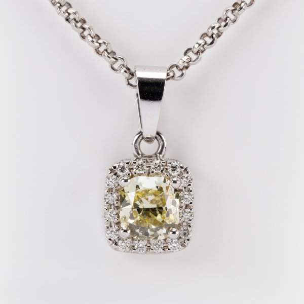 Fine Jewels of Harrogate Comteporary 1.01 Carat Natural Fancy Yellow Diamond Cluster Pendant