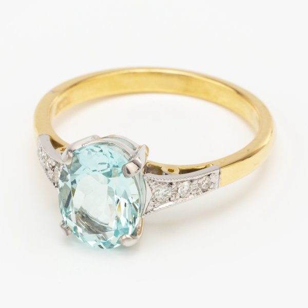 Fine Jewels of Harrogate Contemporary Gold 1.74 Carat Aquamarine and Diamond Ring
