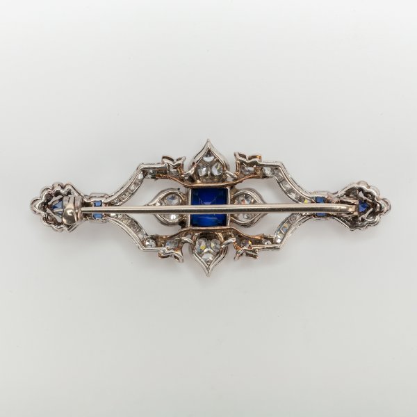 Fine Jewels of Harrogate Art Deco 0.75 Carat Sapphire and 0.65 Carat Diamond Brooch Circa 1920's