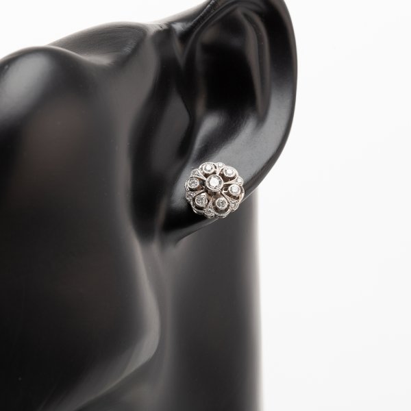 Fine Jewels of Harrogate Contemporary 18 Carat White Gold 0.75 Carat Diamond Cluster Stud Earrings